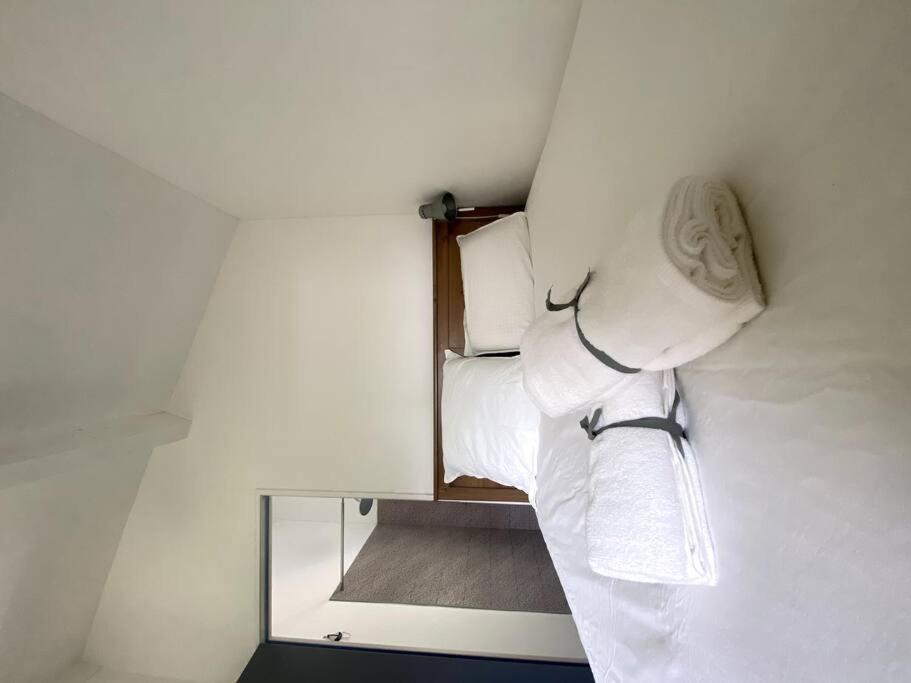 La Lande - Petite Maison Avec Jardin Vendat Extérieur photo